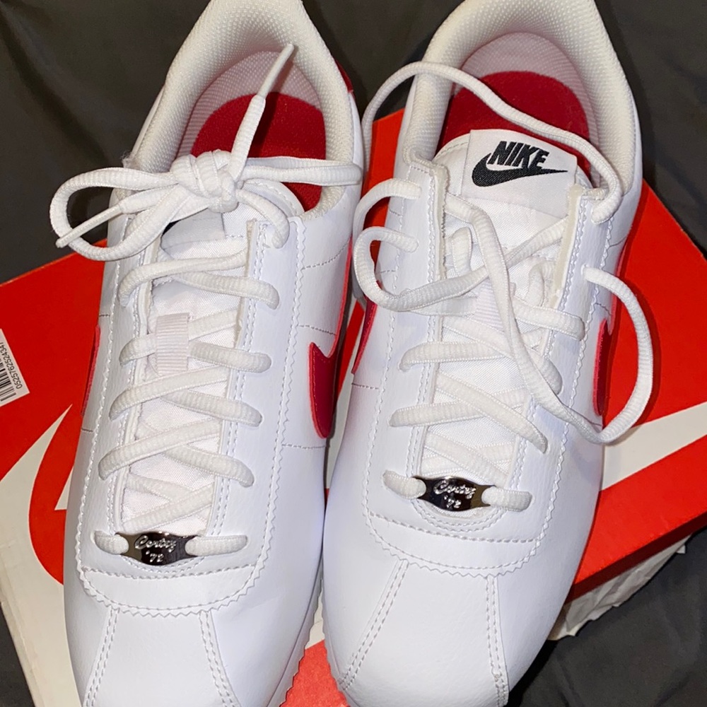 never worn nike cortez